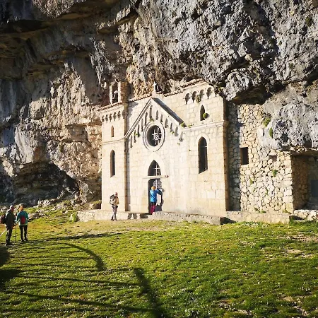 Rifugio Acquaviva Hostel Formia