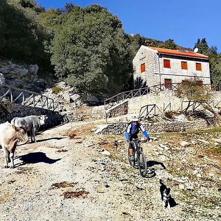 Hostel Rifugio Acquaviva *